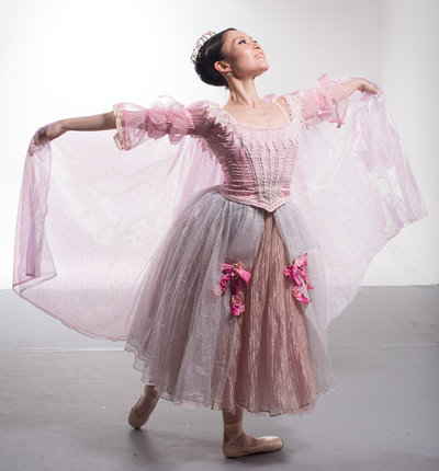 Eugene Ballet Company principal dancer Yoshie Oshima as Cinderella. Photo by Jon Christopher Meyers.