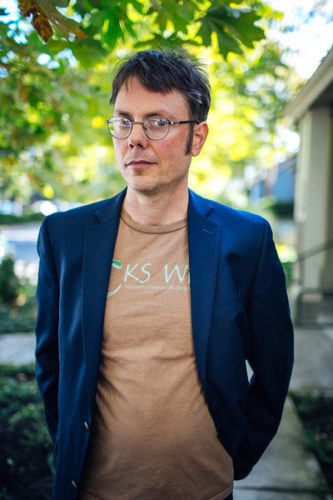 Dr. Julian Bell