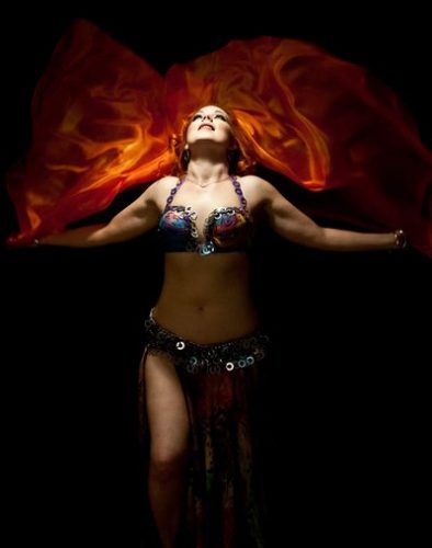 MEDGE presents belly dancer Razia Star