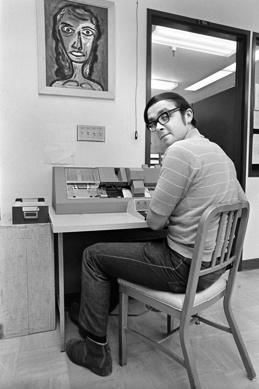 20201224visart-G.-Fouts-at-the-Card-Punch-Machine-copy